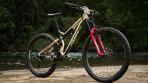 video-2018_commencal-meta-am-29-first-win_pic.jpg