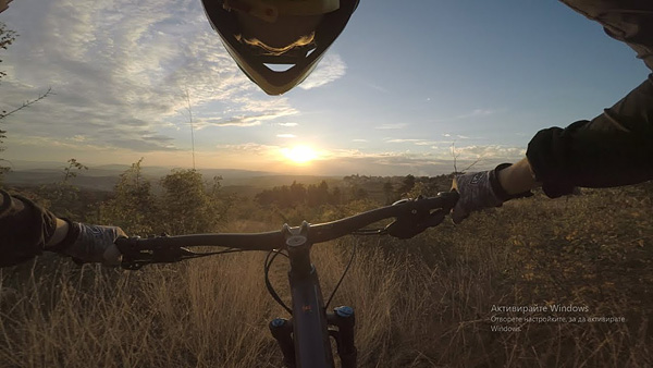 trails-video-2018_sunset-riding-on-moskvicha_pic.jpg