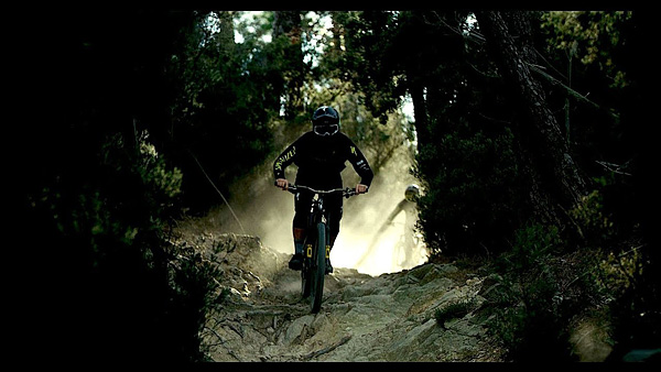 video-2019_specialized-meet-the-enduro-team_pic.jpg